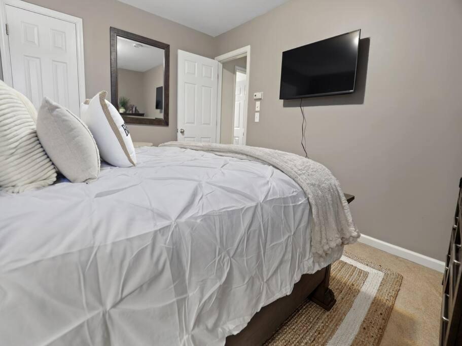 River Walk At Mud Island Apartment Memphis